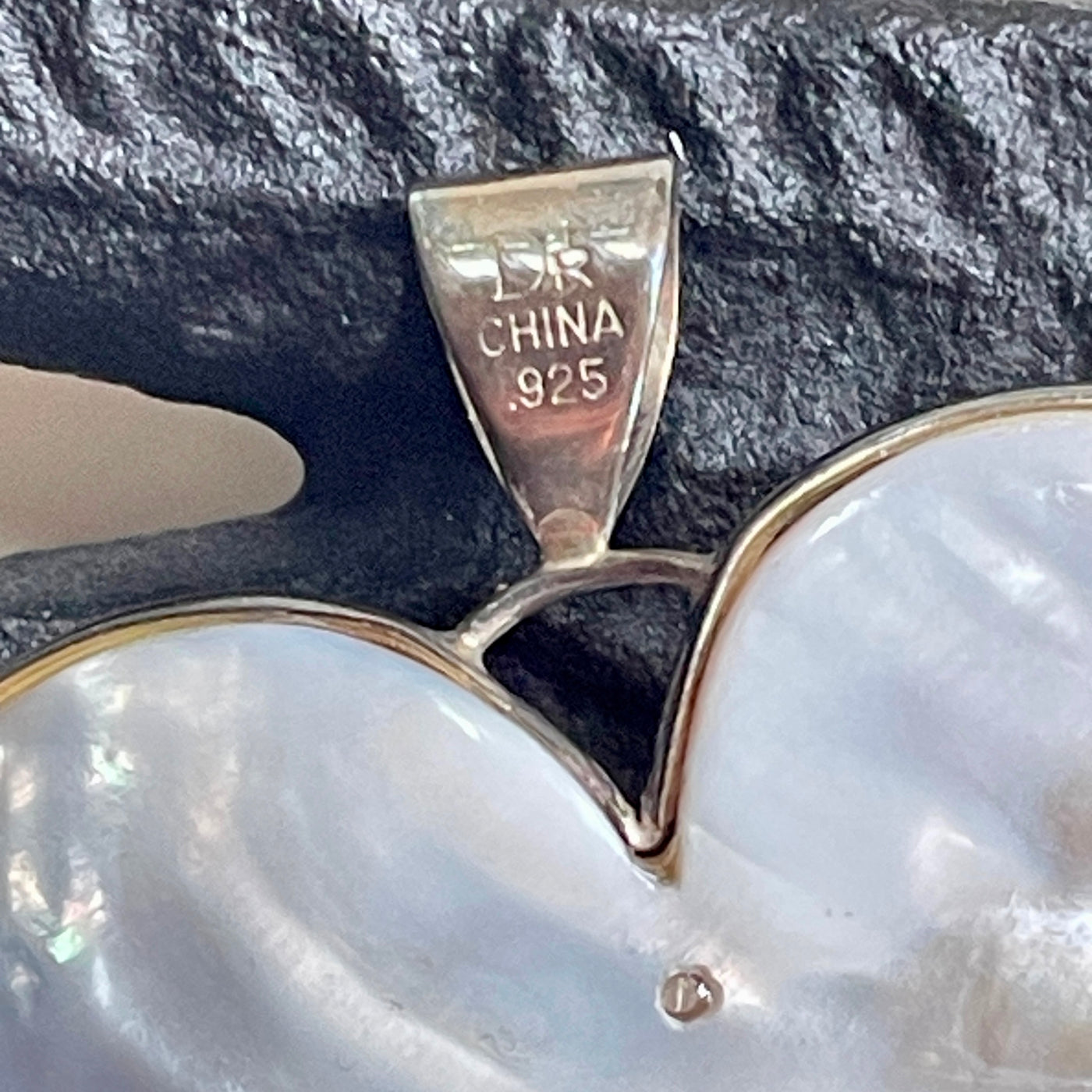 3" DTR Silver 925 Shell Pendant