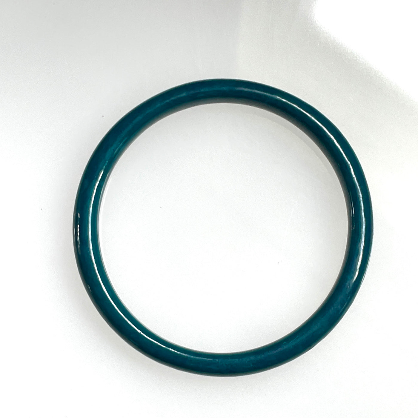 2-5/8" Blue Aqua Green Rounded 3/8"W Acrylic Bangle Bracelet Vintage