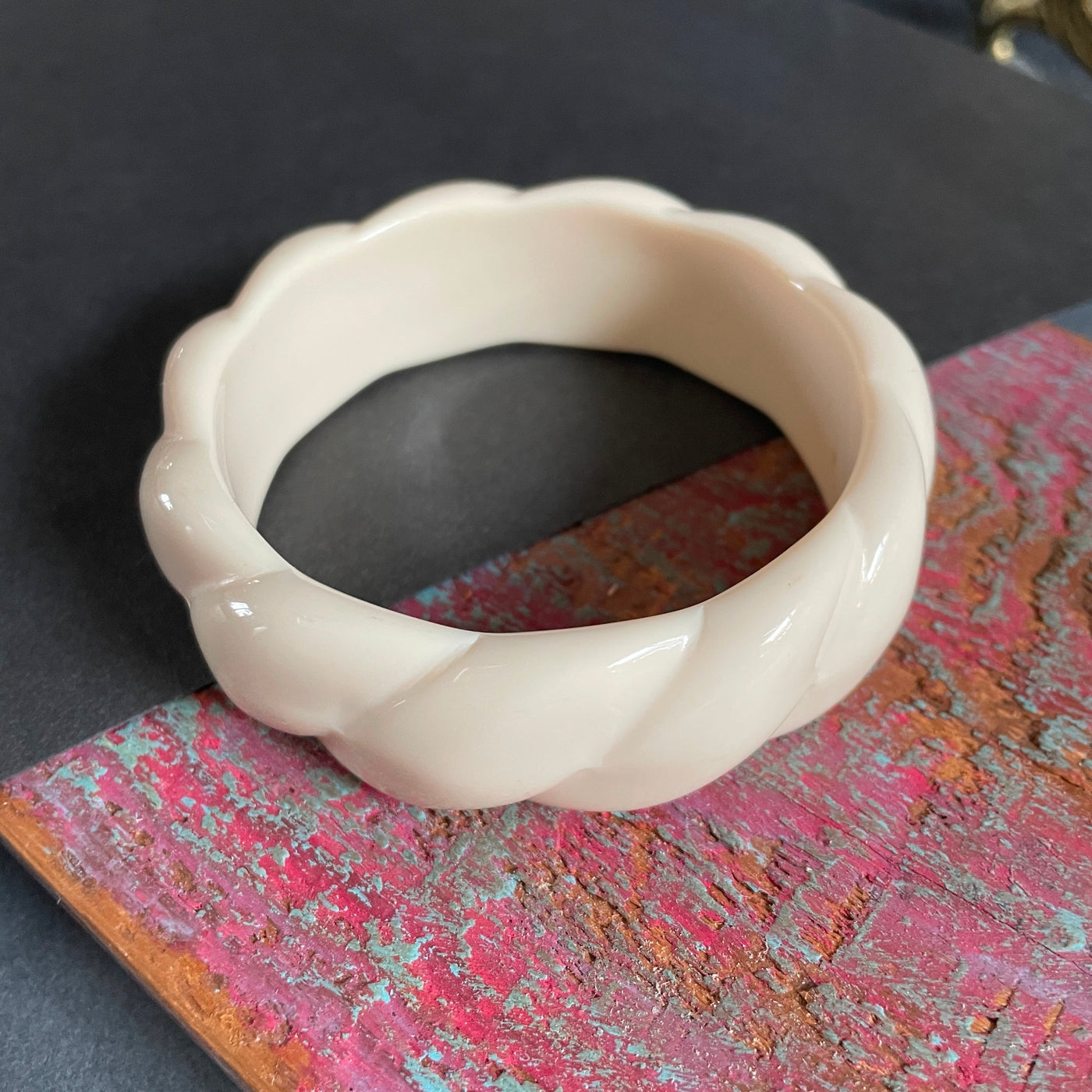 Cream Acrylic Twist 7/8" Wide Bangle Bracelet