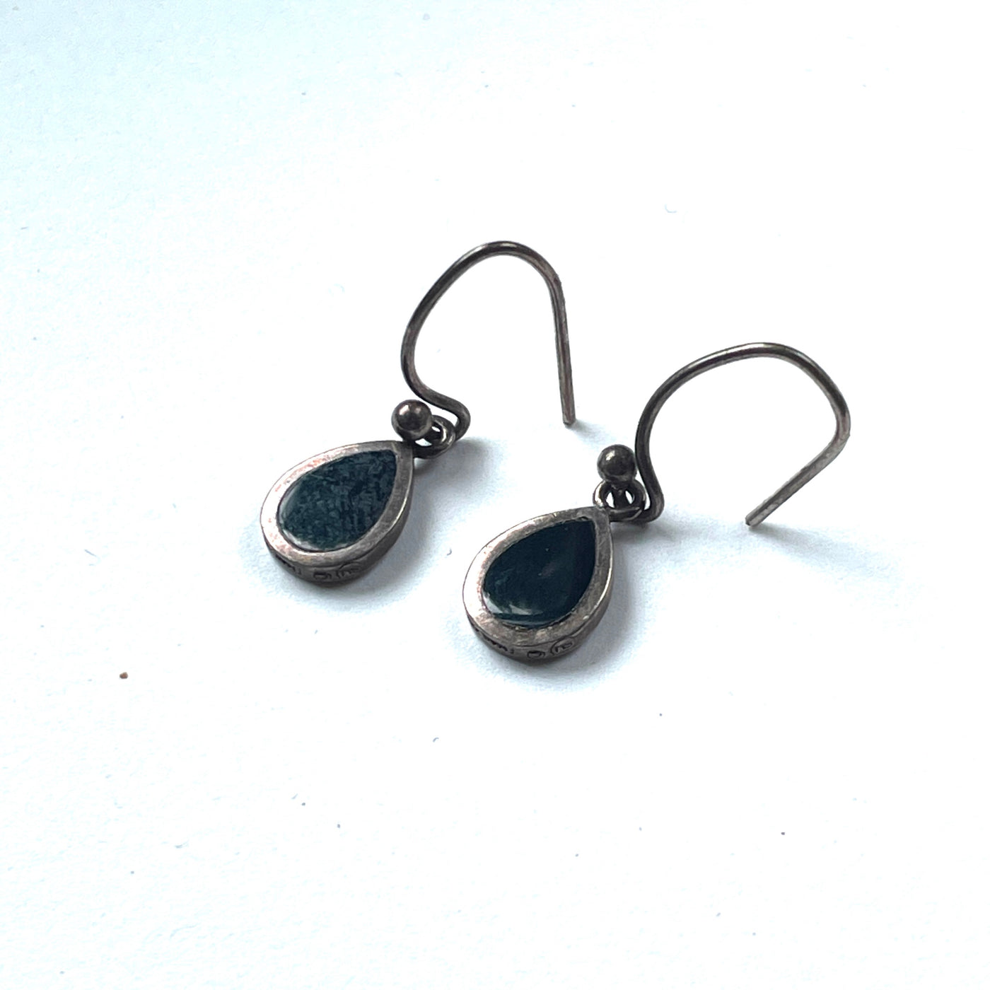 925 Silver SU Thailand Hook Earrings w Small Tear Drop Black Stone Vintage