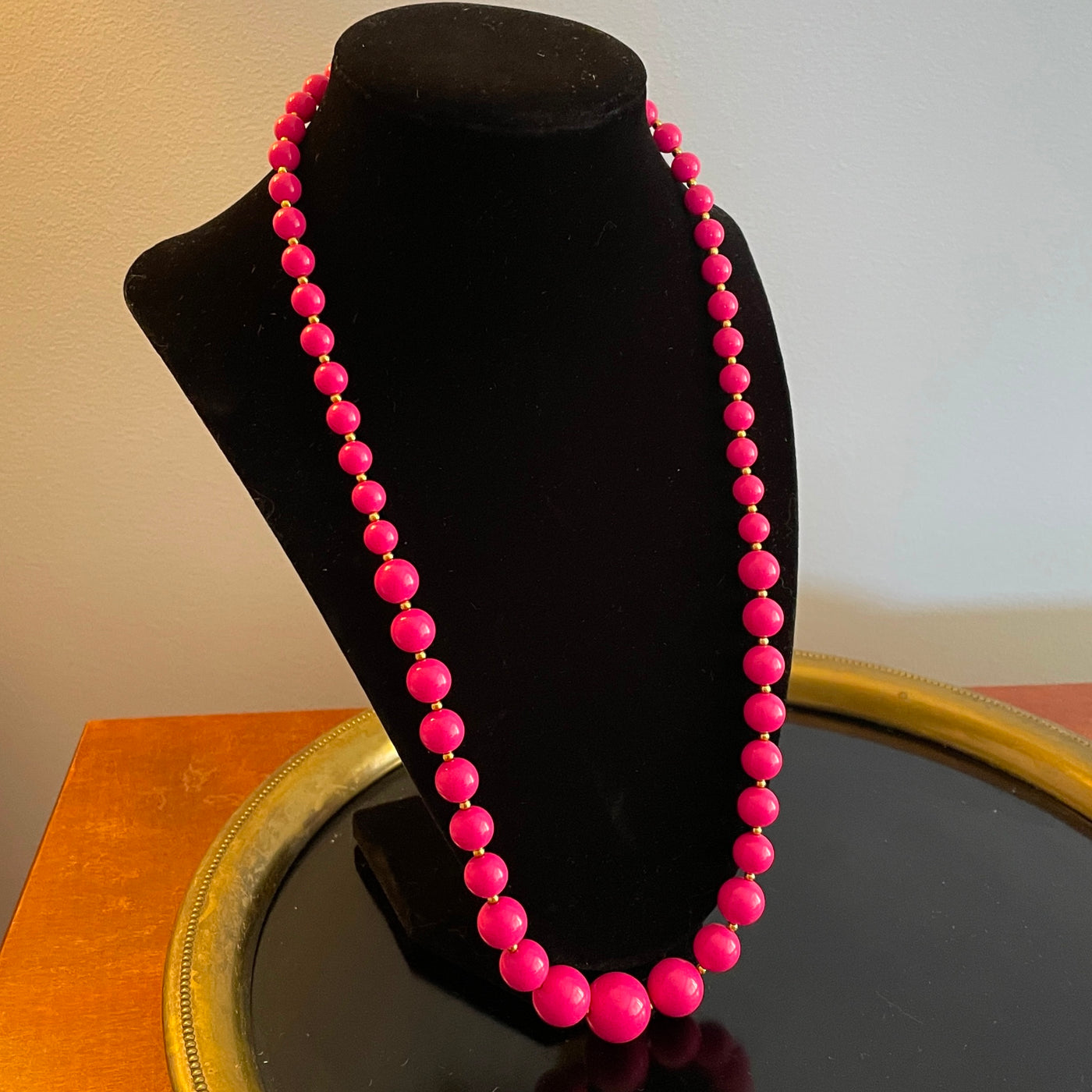 24" Hot Deep Pink Graduated Bead Acrylic Vintage Necklace Gold Circle Clasp