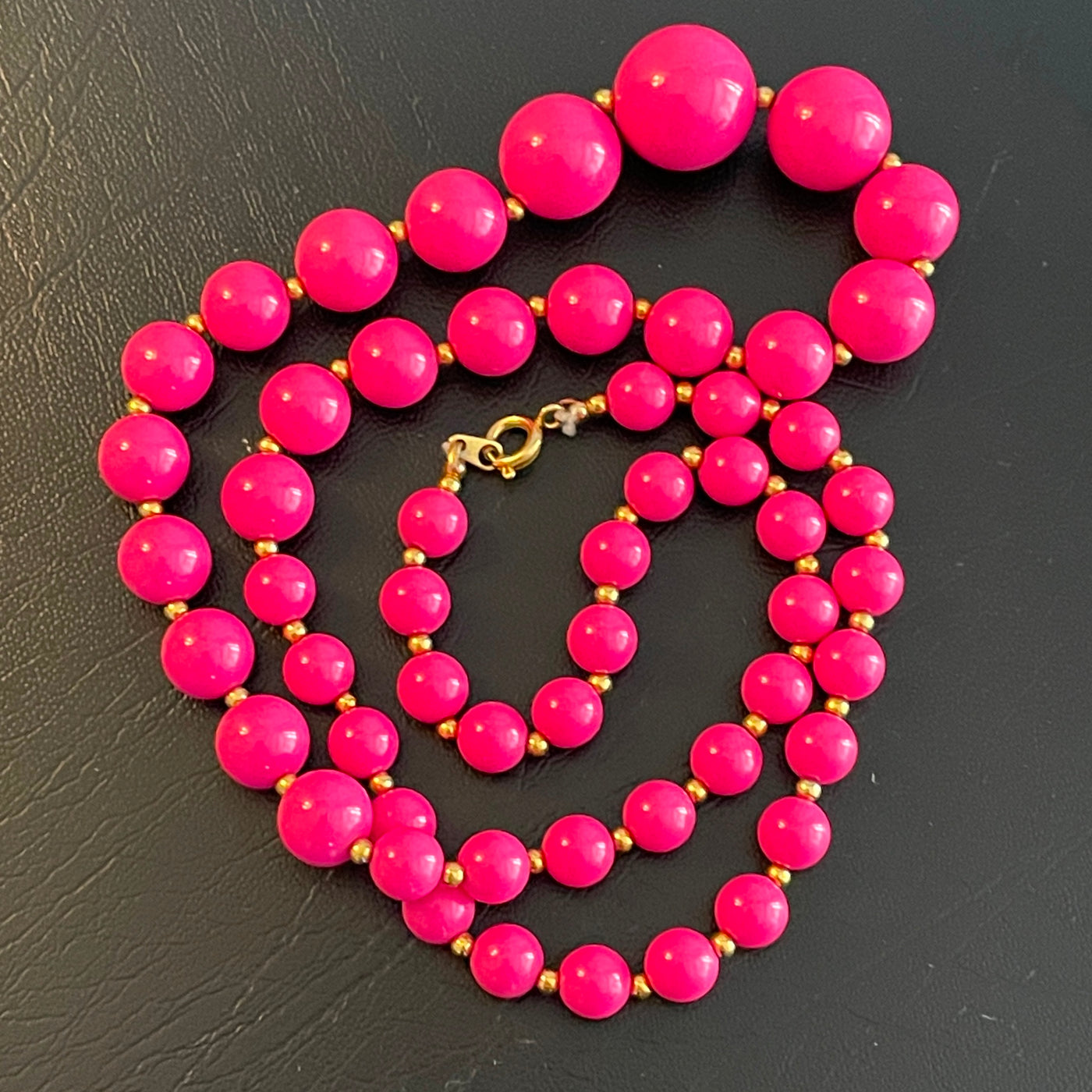 24" Hot Deep Pink Graduated Bead Acrylic Vintage Necklace Gold Circle Clasp