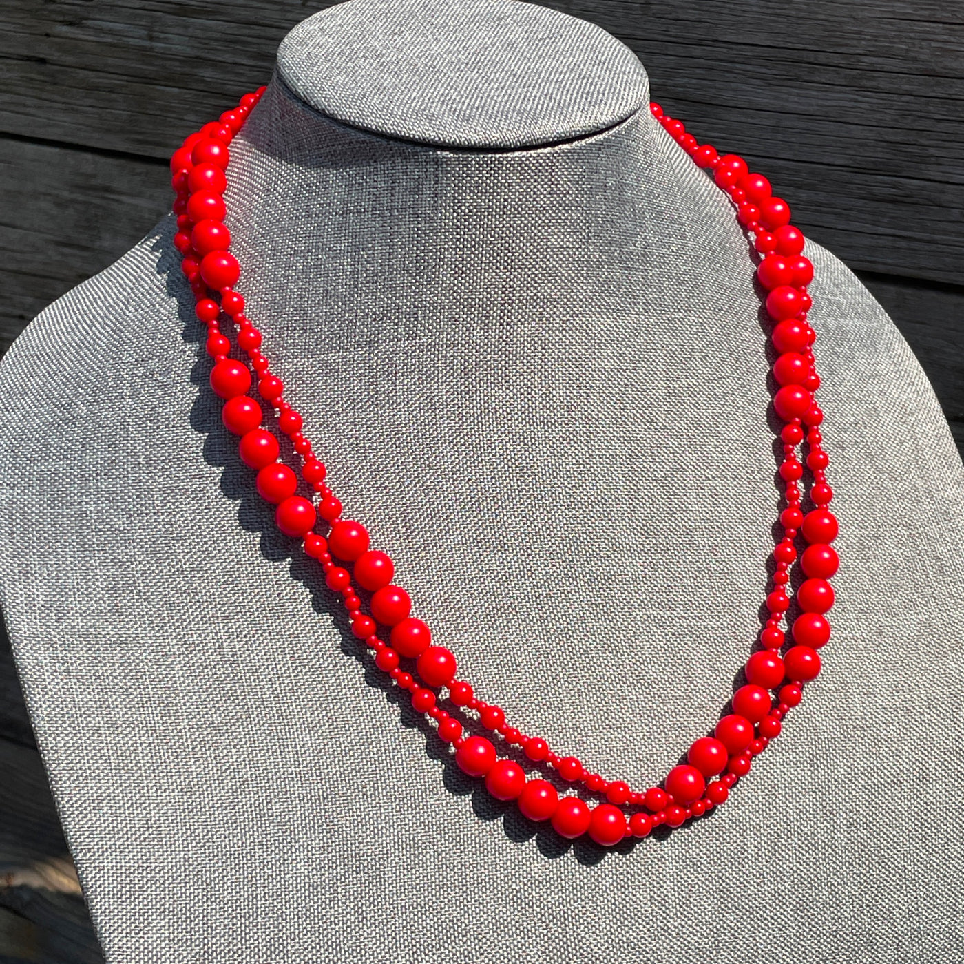 46" Acrylic Bright Red Bead Pattern Sizes Necklace