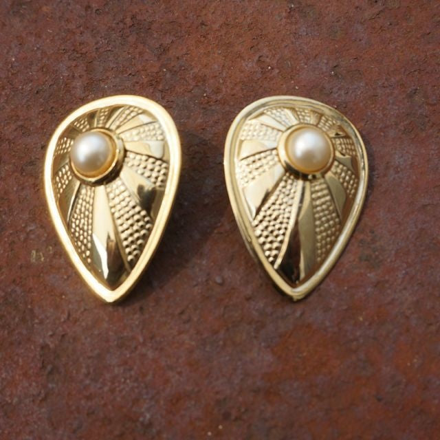 Vintage Pierced & Post Shields w Faux Pearl Goldtone / Lion King Style