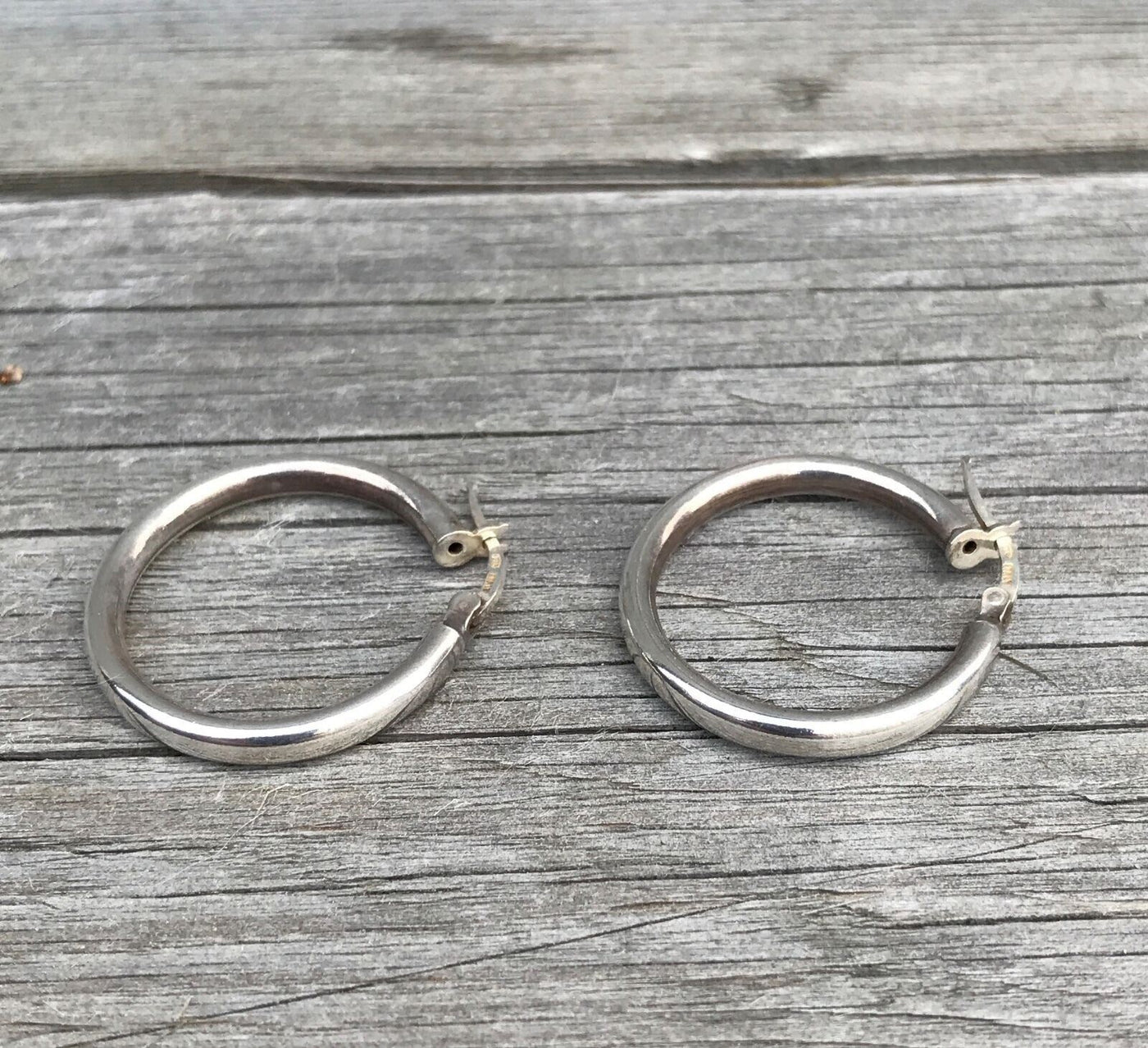 Vintage Silver 925 Italy 1" Hollow Hoop Pierced Earrings