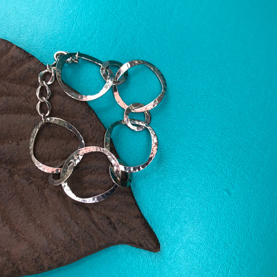 7.5" Modernist Airy Lightweight Chrome Silver Circle Bracelet