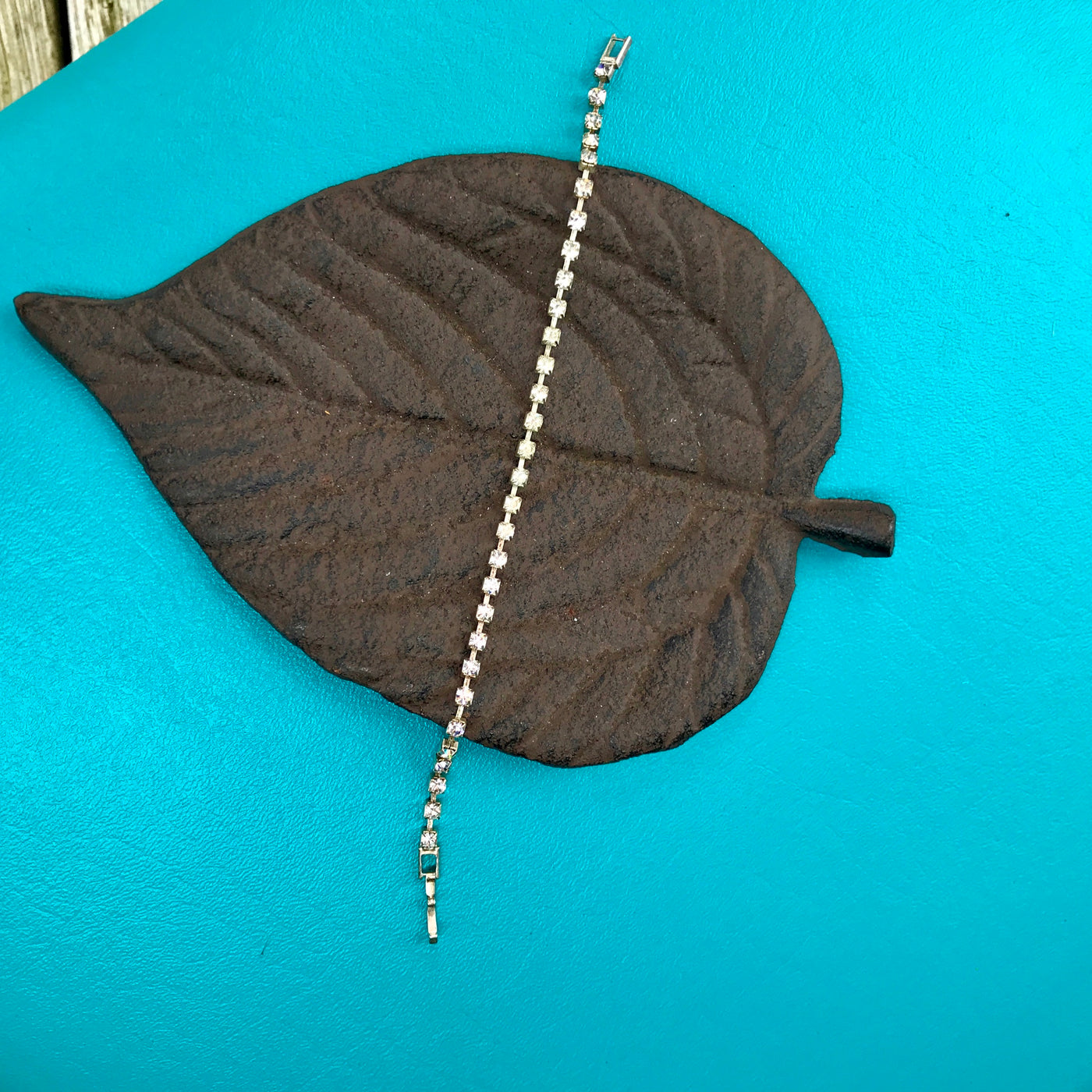 7.5" Vintage Single Strand 30 Gem Rhinestone Tennis Bracelet Flat Clasp