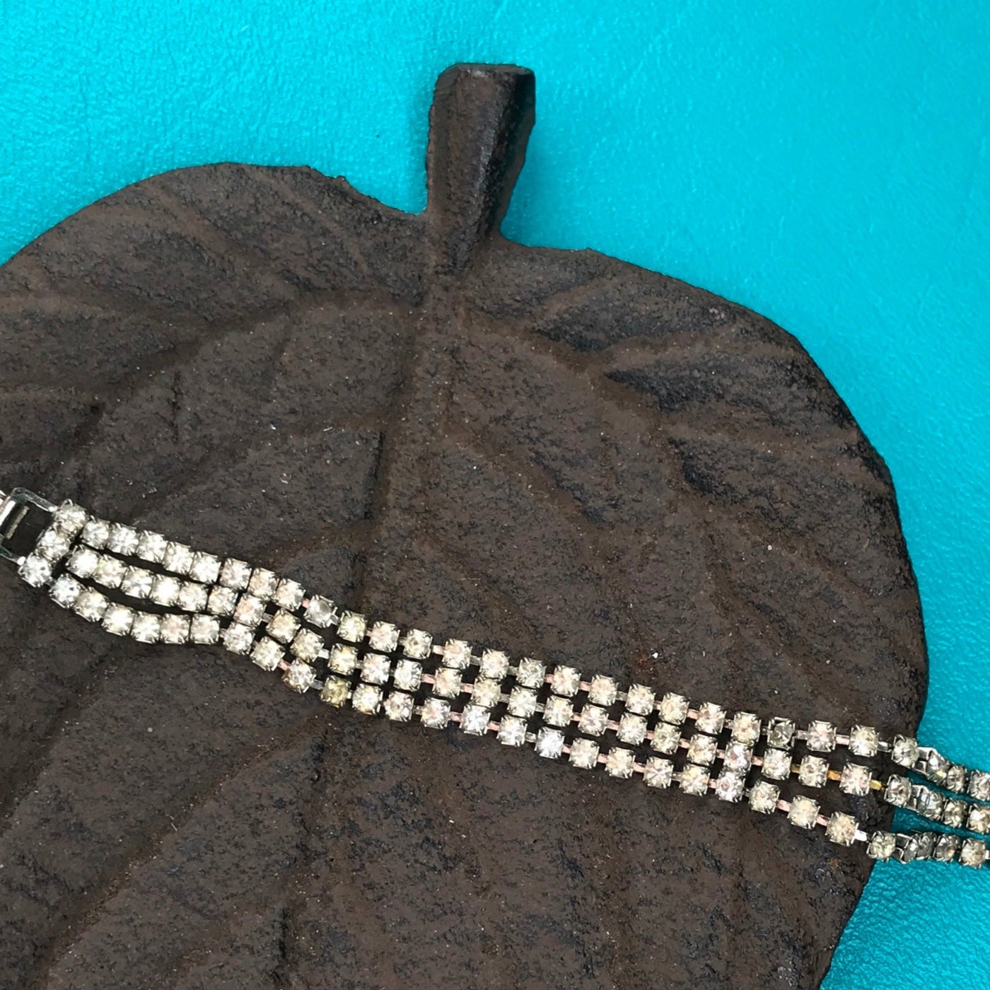 6" Vintage Triple Strand 105 Gem Rhinestone Cuff Bracelet Flat Clasp