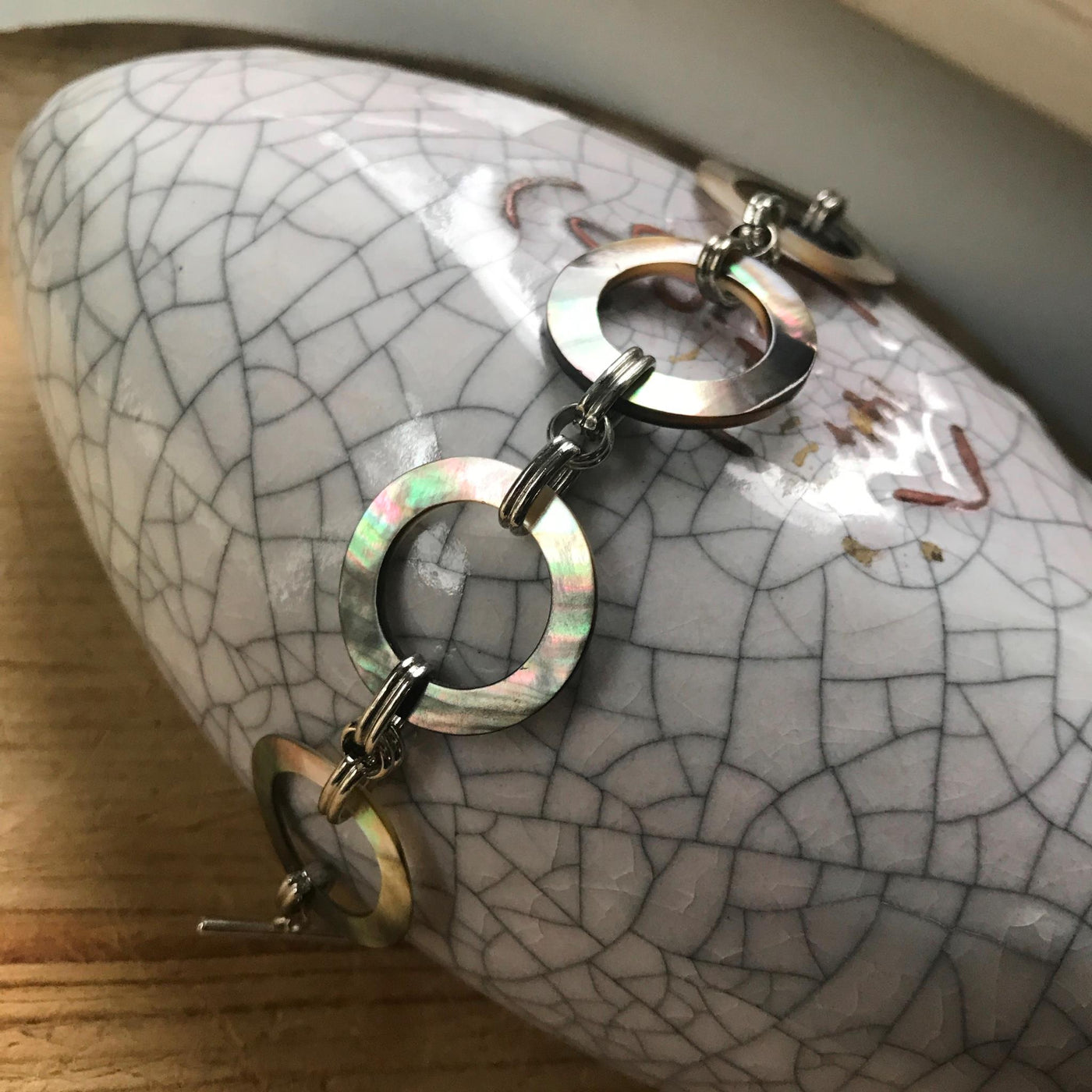 7" Modernist Circle Design Abalone Bracelet Chrome Metal links