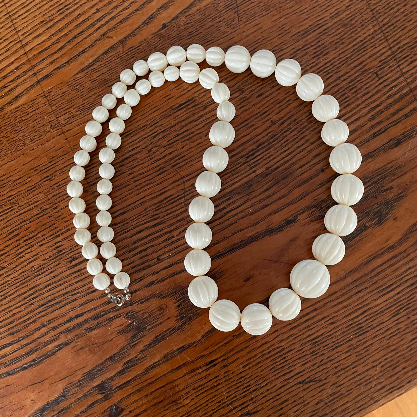 30" Vintage Mid Century White Fluted Graduated Bead Necklace