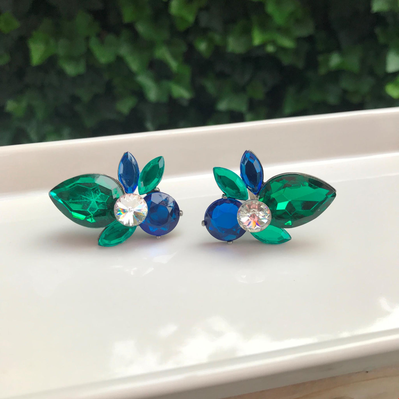 Vintage 2" Costume Cluster Green & Blue 6 Gem Clip VOGUE Earrings 1980s